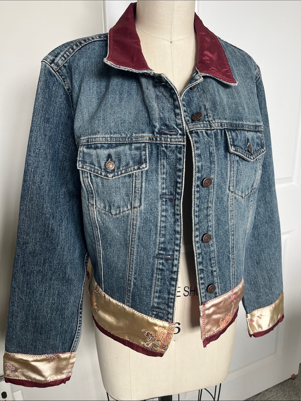 VTG 90s GAP made in USA XL Jean Jacket with silk Trim Asian red Gold Accents